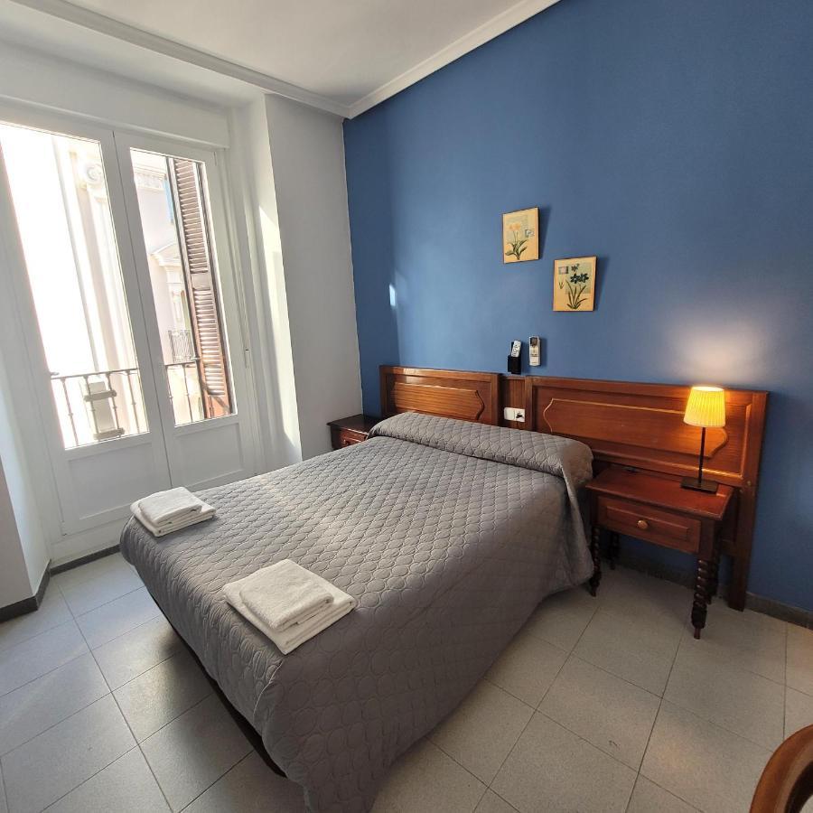 Hostal Pan America Madrid Kültér fotó